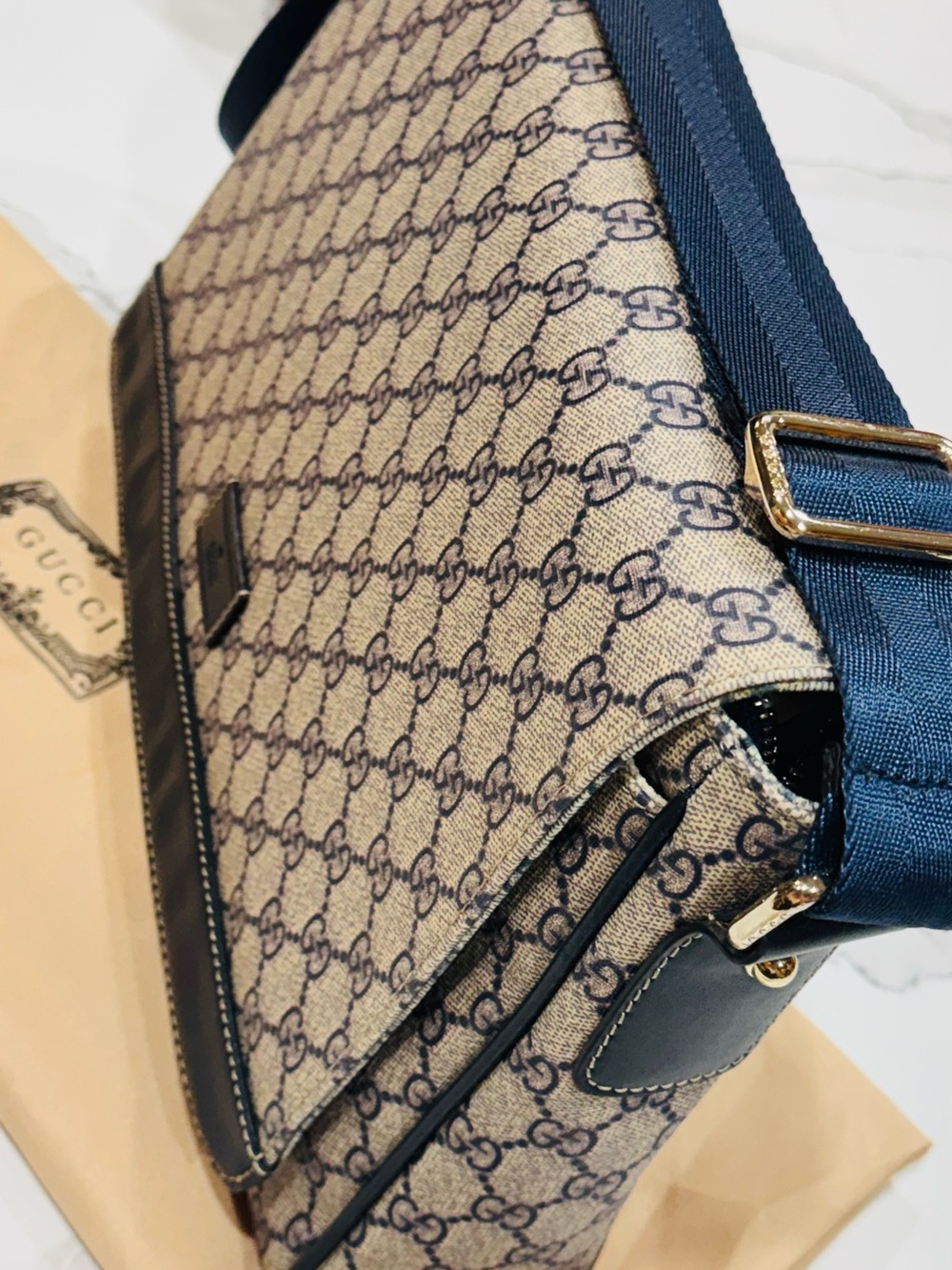 GUCCI Beige Monogram Messenger Bag with Navy Trim - Picture 3 of 11